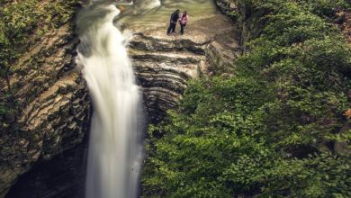 آبشار ویسادار سومین آبشار مرتفع در گیلان است. ویسادار روستایی است در دهستان ییلاقی ارده در 16 کیلومتری شهر پره سر شهرستان رضوان شهر. ویسادار در زبان تالشی به معنای سایه درخت بید است. این آبشار در مسیر رودخانه ی لمیر قرار دارد. لمیر از کوه های تالش که به گردنه الماس نیز شهرت دارد، سرچشمه می گیرد و پس از گذر از منطقه پره سر به دریای خزر منتهی می شود.