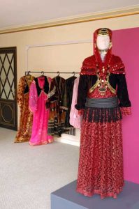 نمونه ای از لباس محلی زنان قزوین