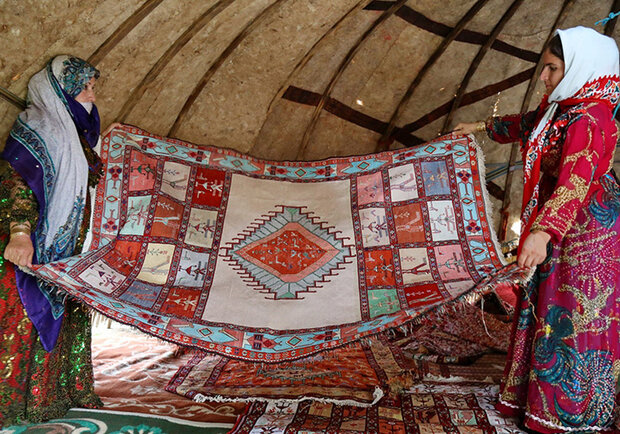 صنایع‌دستی اهر در مسیر شکوفایی قرار دارد