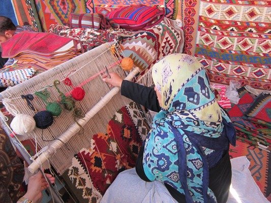 معافیت مالیاتی تولیدکنندگان صنایع‌دستی تا سقف درآمد دو ‌میلیاردی