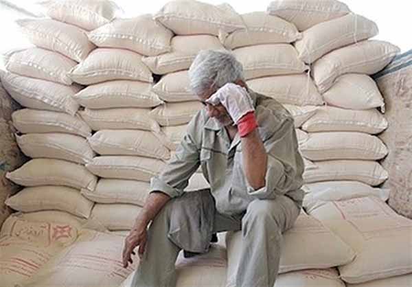 استفاده از نان به جای کلینکس به خاطر ارزانی