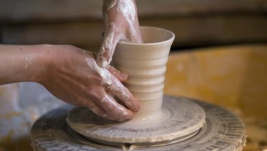 احیای رشته سفال‌گری سنتی در خمین به‌همت یک بانوی ۸۰ ساله