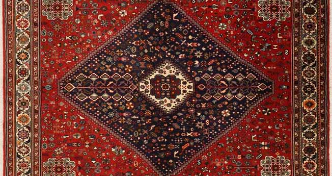 پراکندگی سحرآمیز طرح‌ها در قالی آباده